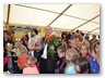 DerKindergarten- Elternbeirat gratuliert mit Wurstspezialitäten