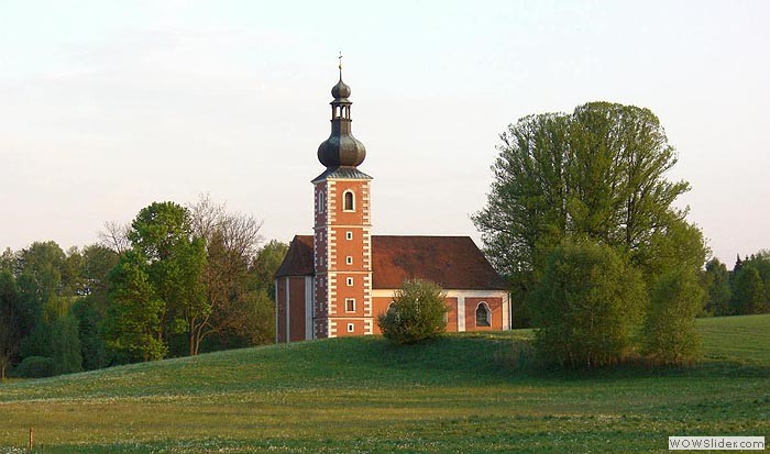 Die Kirche in der Wies zwischen Moosbach und Grub